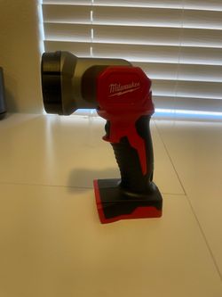 New Milwaukee Worklight 2735-20