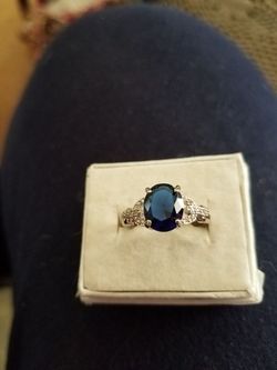 Blue sapphire ring