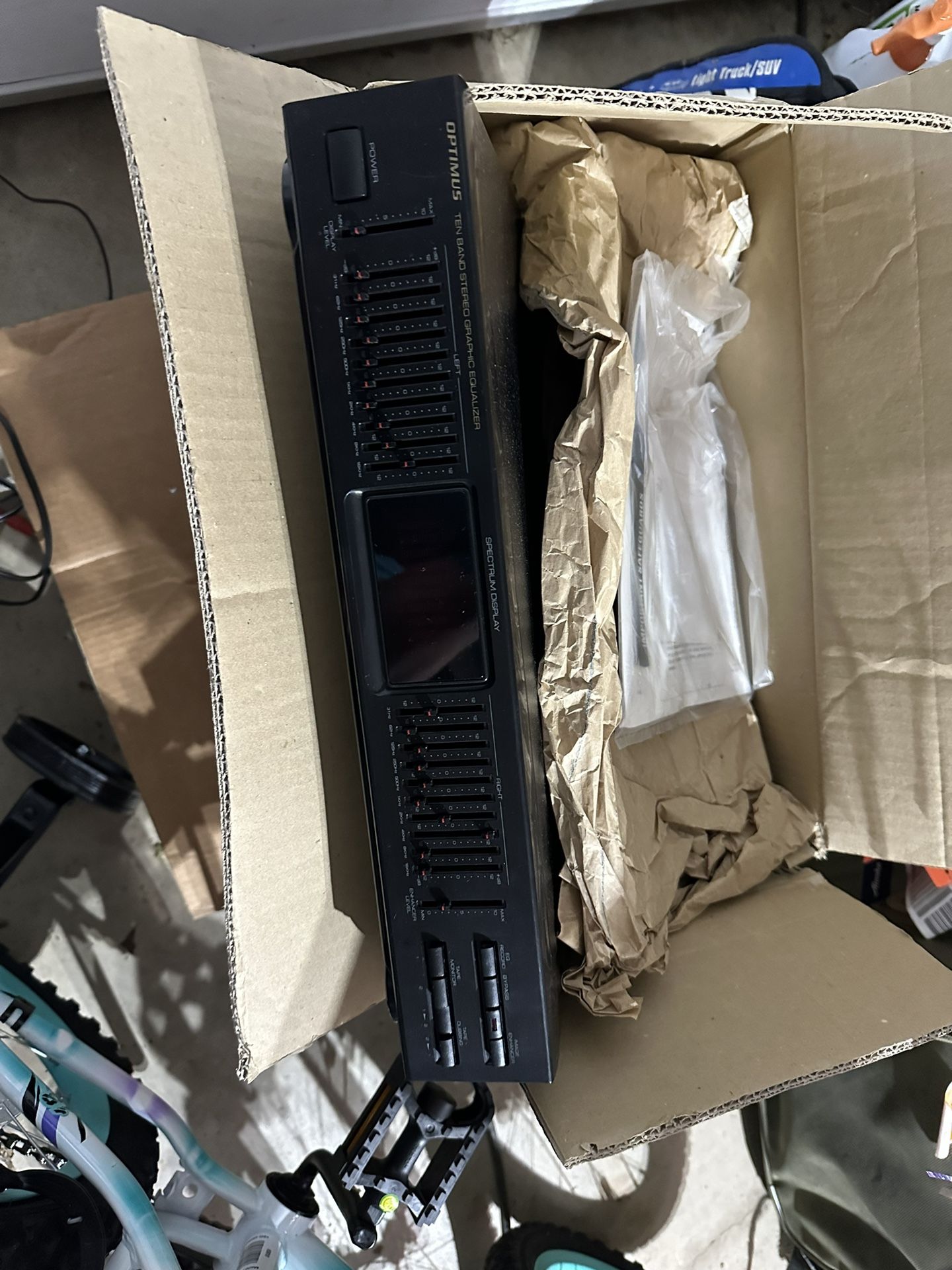 Optimus 10-band Graphic Equalizer (RCA inputs/outputs)