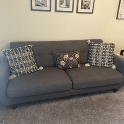 CUTE SMALL COUCH