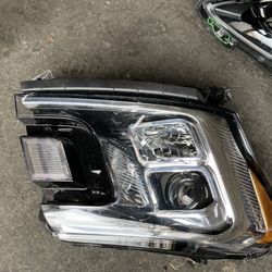 2018-2021 Ford Expedition Right Side Headlight