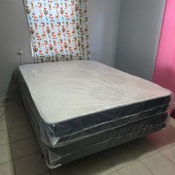 NEW QUEEN SIZE MATTRESS AND BOX SPRING - 2PC