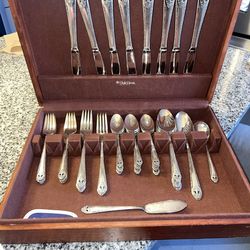 Holmes & Edward’s Inlaid Silverplate Set Of 52 Vintage Piece