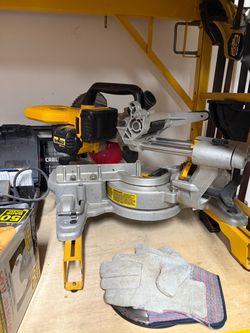DEWALT 20V Cordless Miter Saw