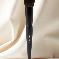 Ami Cole Complexion Brush 