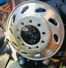 Semi truck 24.5 Rim
