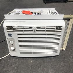 Very Good Condition Kenmore Air Conditioner 