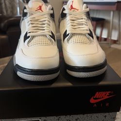 Air Jordan 4 Retro