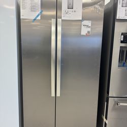 Whirlpool Side By Side Refrigerator In Stainless Steel 