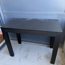 Black Desk