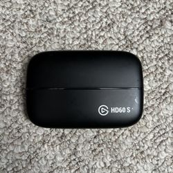 Elgato HD60 S+ – w/ 2 HDMI Cables, USB-C Cable & Audio Splitter