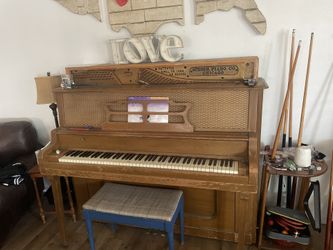 Singer Upright Piano