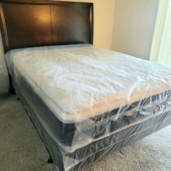 NEW QUEEN-SIZE PILLOW TOP MATTRESS AND BOX SPRING 💤