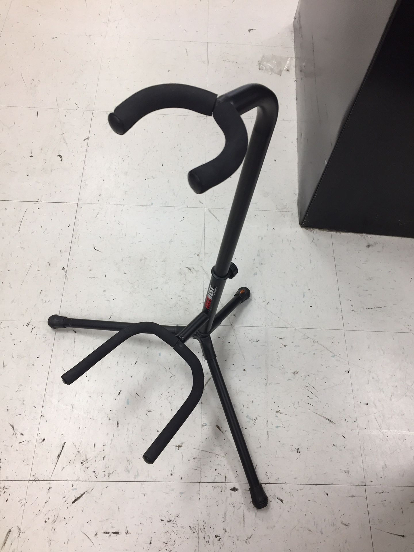 Guitar stand