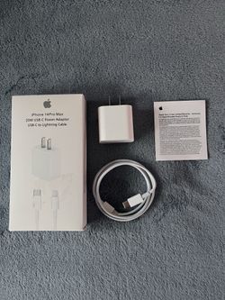 W20W USB-C Power Adapter w/USB-C to lighting Cable