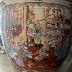 Vintage Chinese Rose family fishbowl