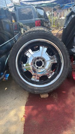 22 rim and tires like new