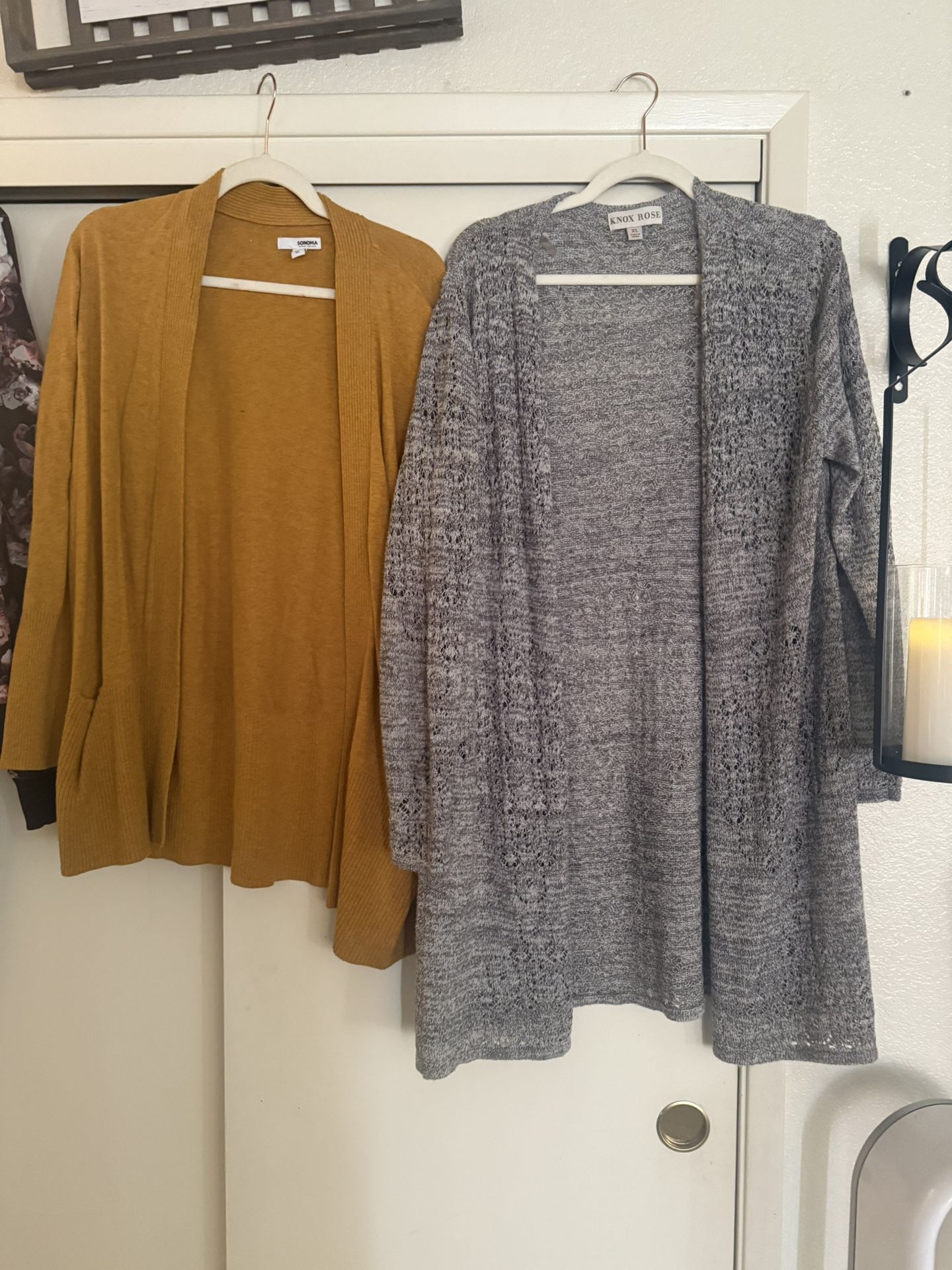 Sweaters/Cardigan