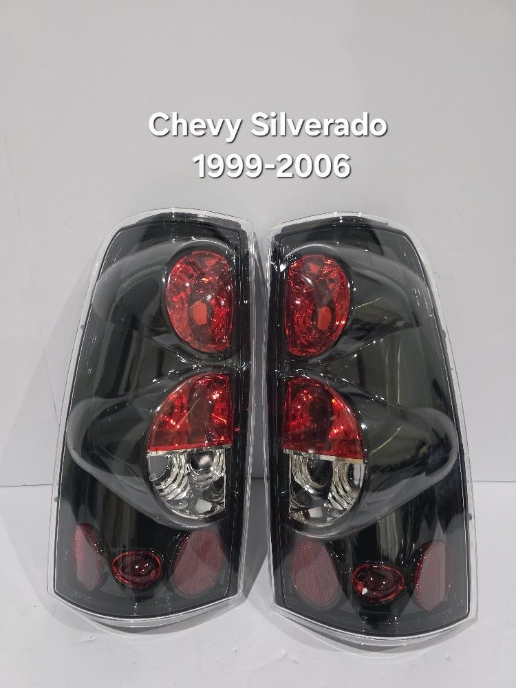 Chevy Silverado 1999-2006 Tail Lights