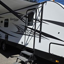 2020 Mesa Ridge Lite 2602RL Travel Trailer Mint Cond