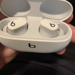 Beats Studio Buds 
