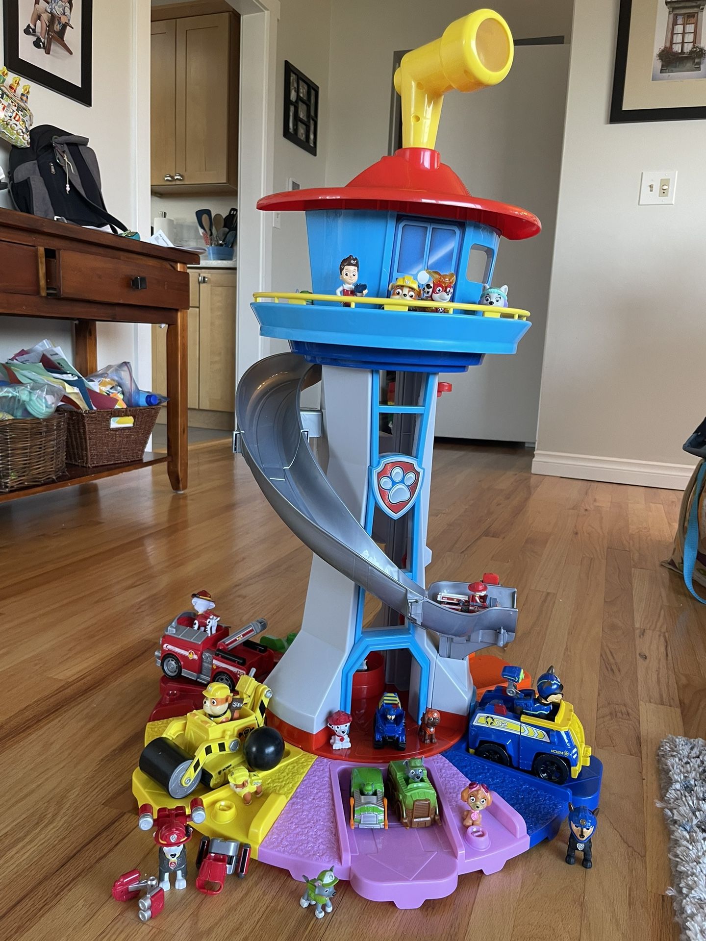 Paw Patrol Control Tower And Accessories
