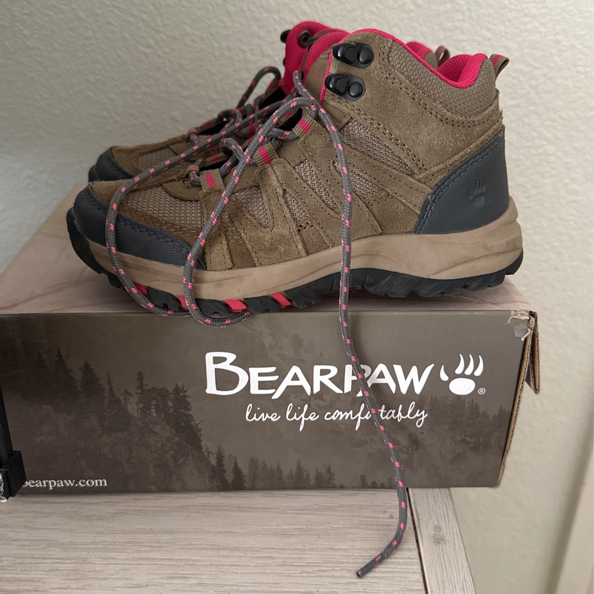 Girls Hiking Boots Size 2