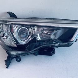 2014-2020 TOYOTA 4RUNNER RIGHT PASSENGER SIDE HALOGEN HEADLIGHT OEM