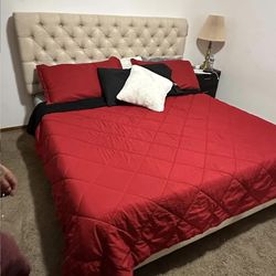 New aueeenn bed frame and Mmattress set new we deliver