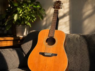 Takamine GS330S Acoustic Guitar – Solid Spruce Top – Hard Case Included