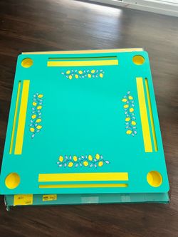 Dominos floating table