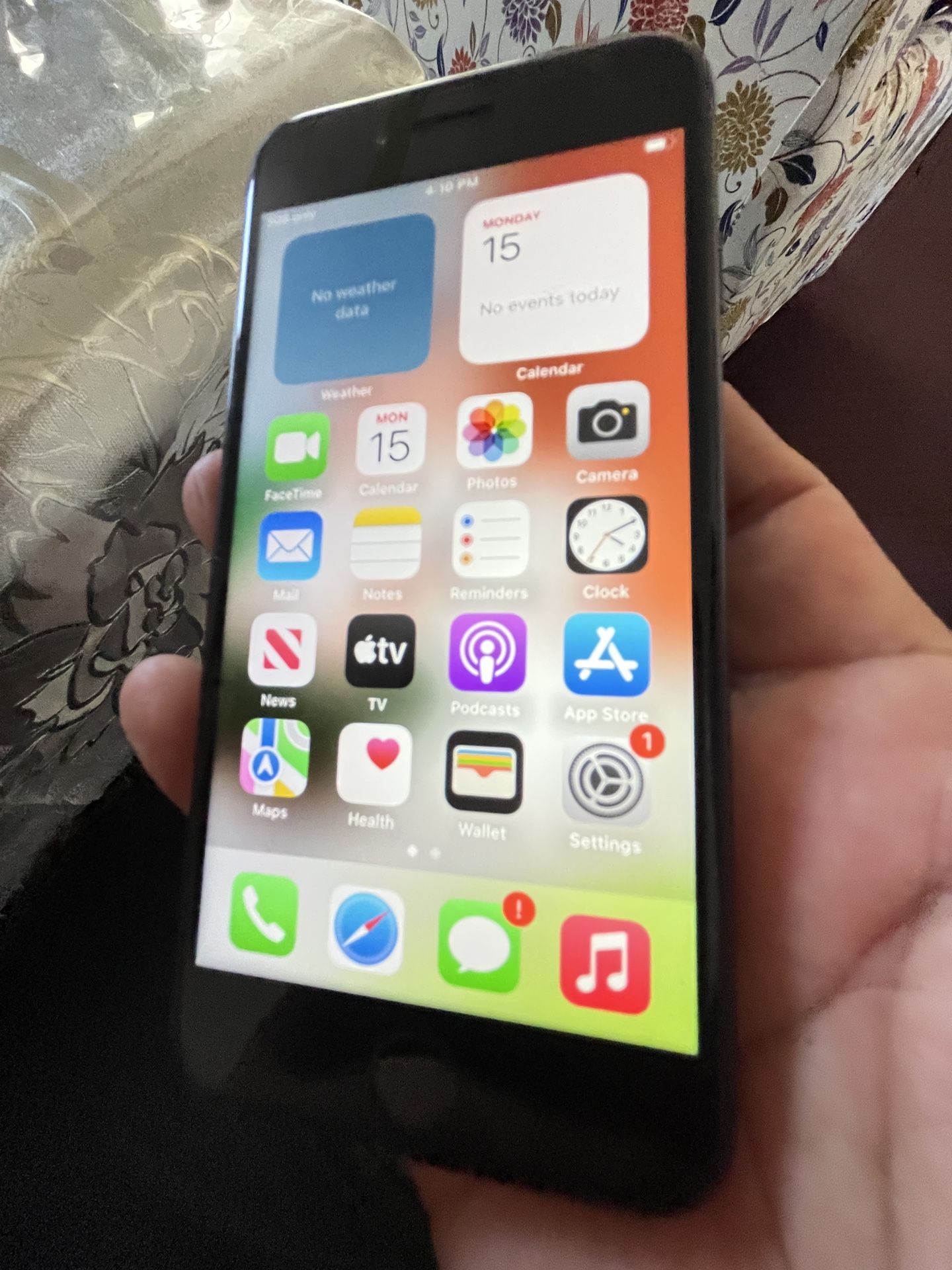 Working Perfectly Fine. (several Carriers / Back Has A Crack) Front Is Excellent 