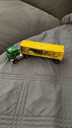 Hot Wheels City Rig Toy Car Trailer