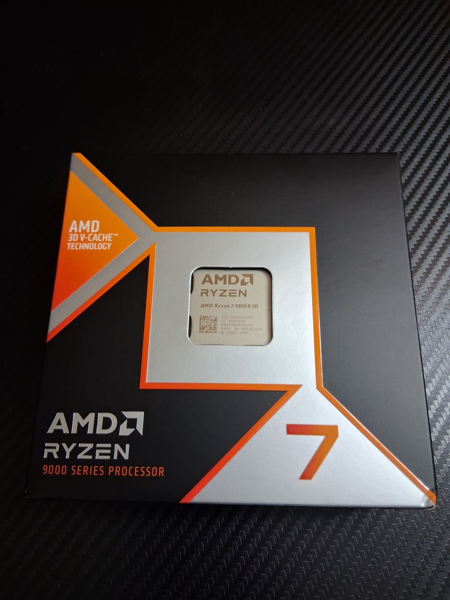 AMD RYZEN 7 9800X3D
