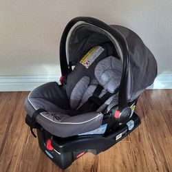 Practically New Graco Snugride Snuglock 30 Baby Car Seat With Base ( Price Firm!)