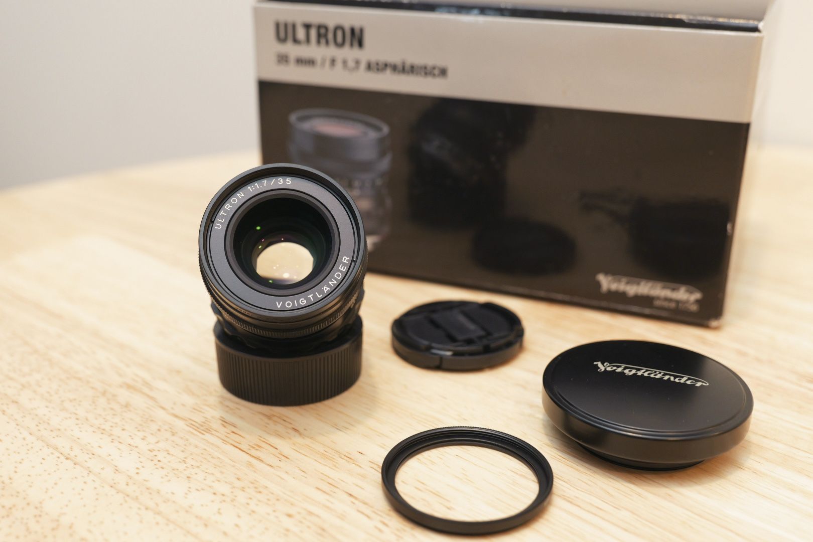 Leica M-mount 35mm Lens Voigtlander Ultron Vintage Line