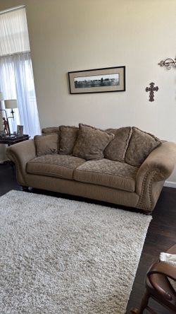Moving Sale!!! Couch n chair. Lots of pillows