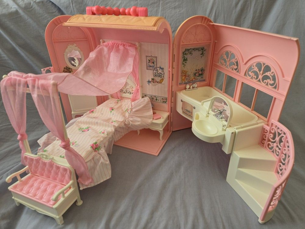 1998 Mattel Barbie Bed Bath Pink Bow Purse for Sale in Queen Creek AZ OfferUp