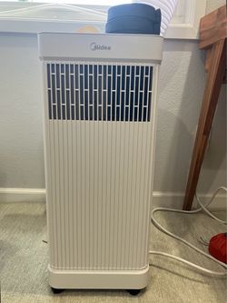 Midea 8,500 BTU ASHRAE (5,000 BTU SACC) Portable Air Conditioner, Cools up to 150 Sq. Ft.