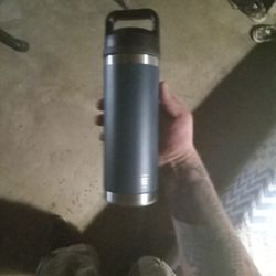 18 Oz Yeti Water Bottle