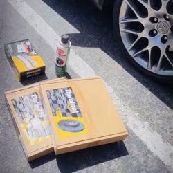 2 Brand New Brake Rotors And Brake Pads