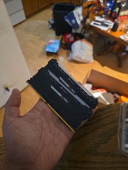 CORSAIR
CORSAIR - VENGEANCE RGB PRO 32GB (2x16GB) DDR4 3600MHz C18 UDIMM Desktop Memory - Black