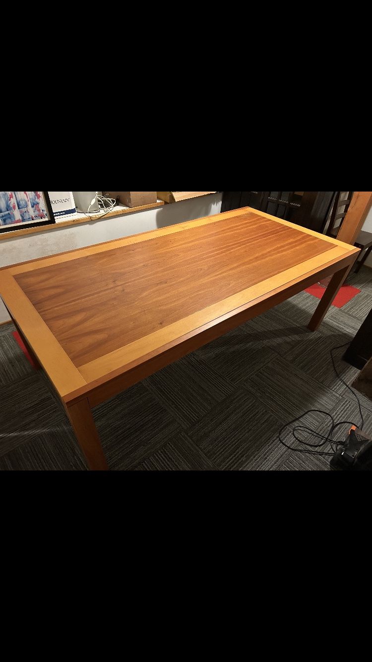 Dining room Table