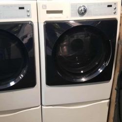 Kenmore Elite With Pedistals