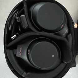 Sony WH-1000XM3 – Noise Cancelling