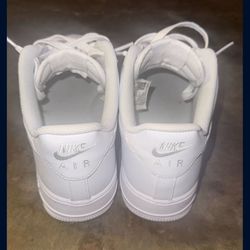 Nike Air Force 1 Low Top (SIZE 9)