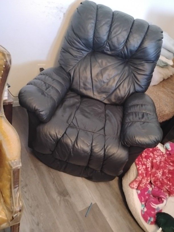 A Lazy Boy Recliner Soft Leather Black