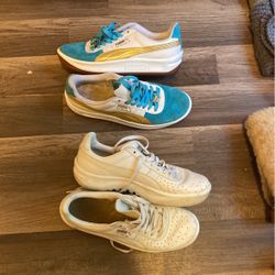 (2) Pair Women PUMAS
