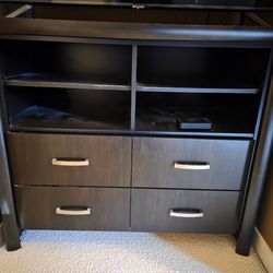 TV Stand Dresser With 4 Open Compartments And 4 Drawers