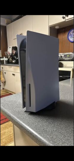 PlayStation 5 Console (1st Generation) – Excellent Condition 🎮